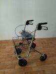 Čtyřkolov&eacute; chod&iacute;tko pro seniory Ideal Rollator